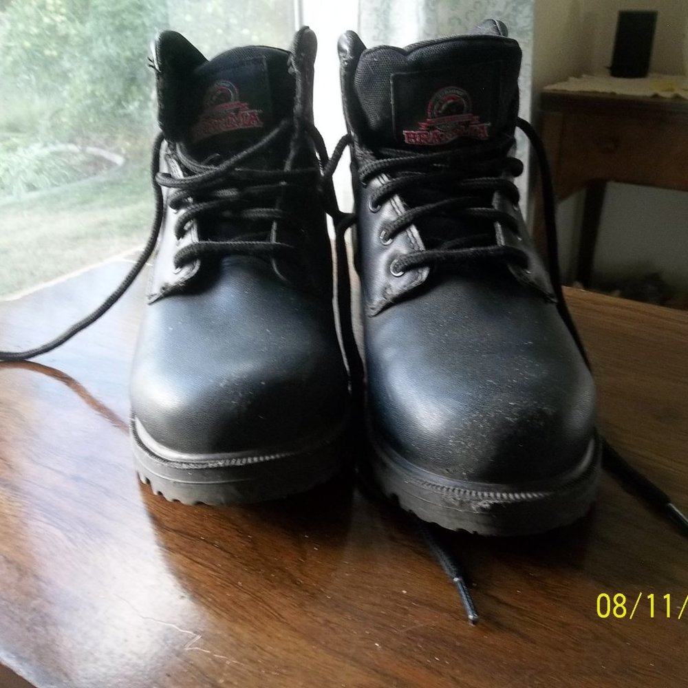 Mens 7 1/2 Black Brahma Boots, Heavy Sole, Lace-up